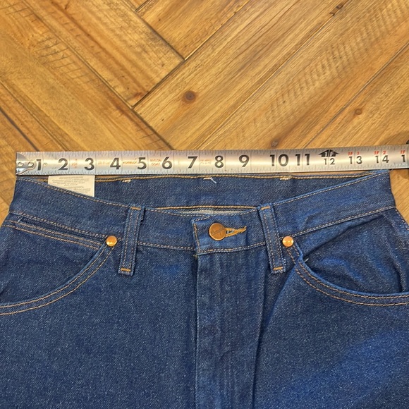 NEW Woman’s Wrangler Jeans - Picture 8 of 10